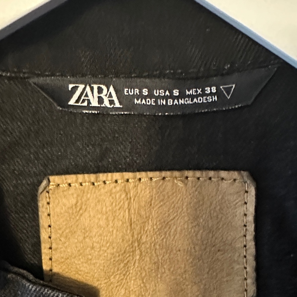 Zara Men's Dark Denim Jacket - Picture 2 of 4